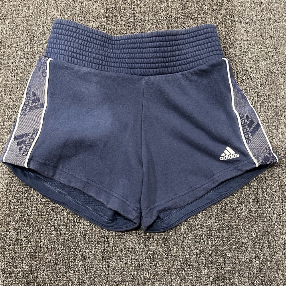 Adidas Women’s Navy Cloth Sweat Shorts Size Small in Great Condition